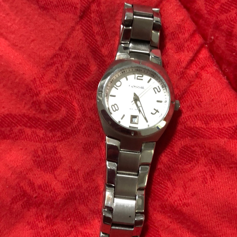 Fossil watch lightly used.